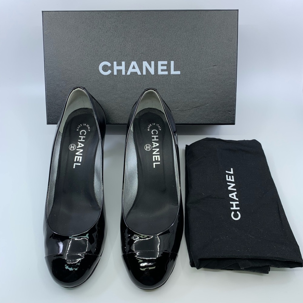 Chanel Black Patent Leather Metallic Pumps 38